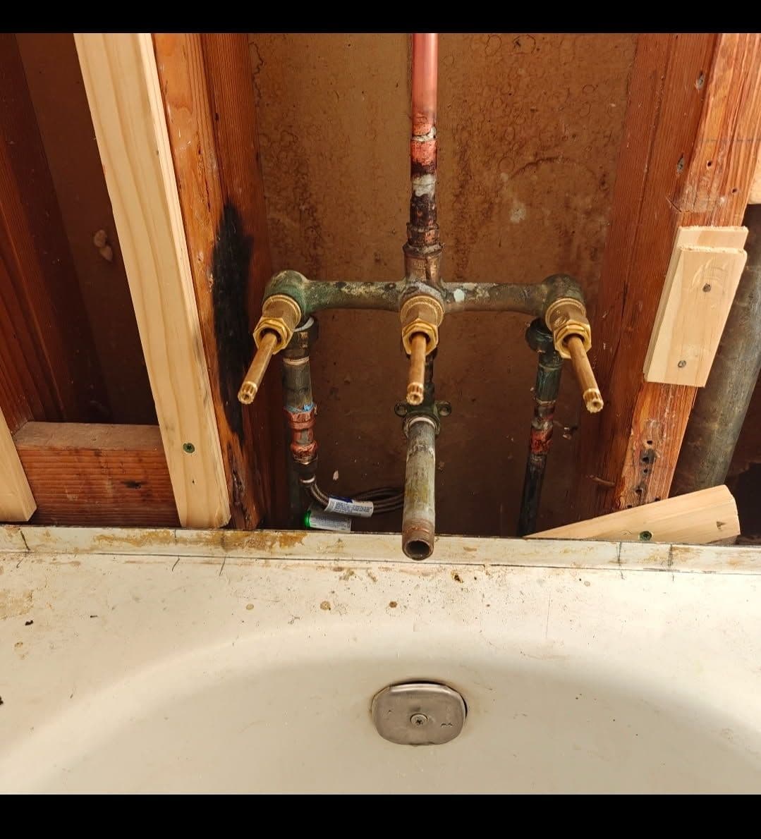Upgrading an Outdated Bathroom Plumbing System image